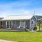 Wakefields - an enchanting mountain view cottage