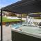 Luxury Beach Barn with Pool, Hot Tub & Sauna