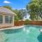Great Pool House with Modern Design Touches! - أوستن