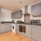Central Leeds Dock Apt, Free Secure Parking! 2 Bed - Leeds