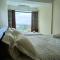 Sky Suites 2BR 2 Baths with Parking - Kampong Sembulan