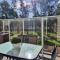 Lbarza Luxury 3BR 2 Bath 2 Storey Townhouse near lake