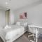 WOW Self-Contained Apartment on Tarver - ملبورن