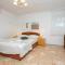 Awesome Apartment In Dugi Rat With Wifi - Dugi Rat