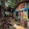 12 Monks - Beachfront Hostel