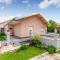 Three-Bedroom Holiday Home In Neoric