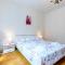 Three-Bedroom Holiday Home In Neoric