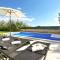 Awesome Home In Galizana