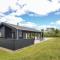 Three-Bedroom Holiday Home In Grenaa