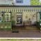 Sandown Lodge