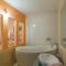 Beautiful Home In Grubine With Jacuzzi