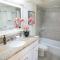 Deluxe Ocean View Condo 2 Queen Beds in Waikiki, FREE Parking & Wi-Fi