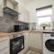Myrtle House - Spacious 4 Bed, FREE Parking & Close to the City Centre, Great for Contractors, Groups & Families - Hosted by Stay Host Save - 谢菲尔德