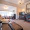 Silver Mist - Art Deco, Central Heating and Fireplace