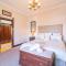 Silver Mist - Art Deco, Central Heating and Fireplace