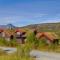 Grand Log Cabin with Fireplace and 12-14 Beds - Beitostøl
