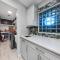 Charming Family Home with Lush Garden - ميامي