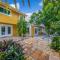 Charming Family Home with Lush Garden - ميامي