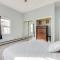 5 Mi to to Downtown Worcester Quiet Townhome - أوبورن
