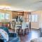 Second Story Suite with Balcony - Queen Creek