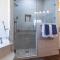 Second Story Suite with Balcony - Queen Creek