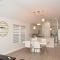 Bright and Cozy 3BR- Great Location for Exploring - Houston