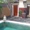 A villa with a pool located in a quiet area on the outskirts of Bali - Krambitan