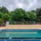 SaffronStays Riverdale, Mulshi - Lakefront villa with pool and mountain view - Púna