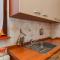 Apartment with a private POOL - Peresiji