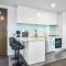 Stylish Apartment w Pool, Gym & Desk - 墨尔本
