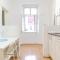 Spacious 2BR Apt -Near Wiener Stadthalle BurggasseWiener Well Located - Vienne