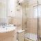 6 Bedroom Beautiful Home In Povljana
