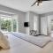 6BR house near Shops, Transit, Hwy and GO - 米西索加