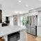6BR house near Shops, Transit, Hwy and GO - 米西索加