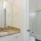 Island Dreamin by Bryant Real Estate - رايتسفيل بيتش