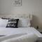 KLIA Travel Homestay - 3R 2B - WIFI & NETFLIX