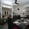 Sam's Apt- Elegant 3BHK on FC Rd - Puné