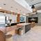 Luxury Building - DT SLC - Heated Pool - Parking - مدينة سولت ليك