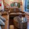 The Mountain Chalet - Hot Tub, Fireplace, Games