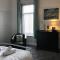 Bright Spacious 3-bed with office & patio, Preston