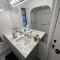 Lakefront Retreat with Pool mins from Beach and Airport - Форт-Лодердейл