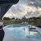 Lakefront Retreat with Pool mins from Beach and Airport - Форт-Лодердейл