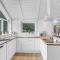 Cozy Home In Nexø With Kitchen - Neksø