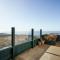 Mountain View 2BR Retreat with Private Deck - 帕西菲卡