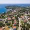 Five-Bedroom Holiday Home In Banjole
