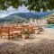 Apart-Hotel Llazari