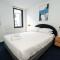 Idyllic 1-Bed Near Popular Shopping Streets