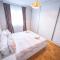 Chic Riverview Apartment