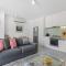 Chic 1-Bed with Harbour Views & Pool by Tram Line