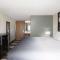 Super 8 by Wyndham Conrad